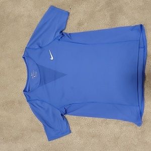 Nike cooling shirt / Medium